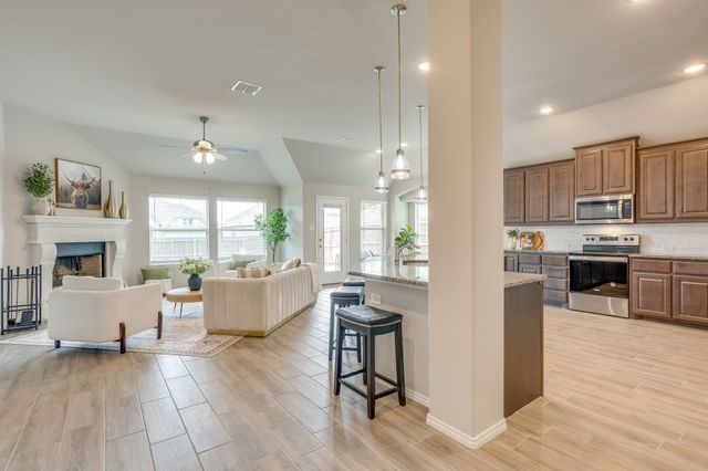 533 Lela Circle, Keene, TX 76059
