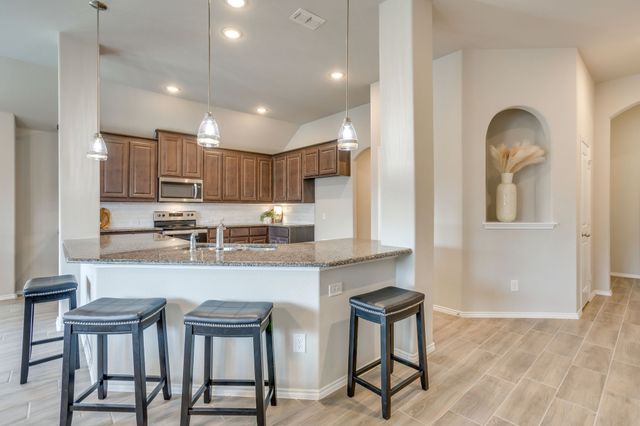 533 Lela Circle, Keene, TX 76059