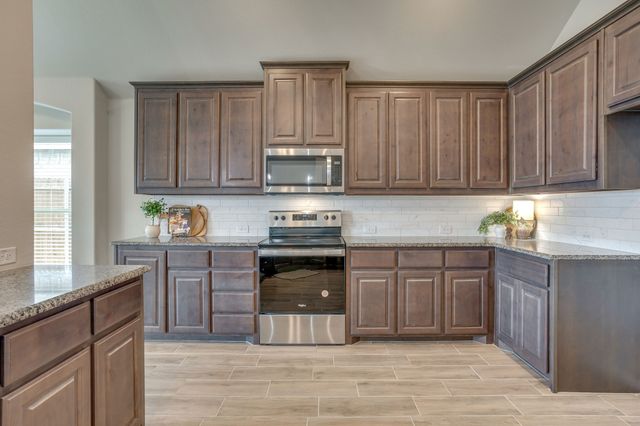 533 Lela Circle, Keene, TX 76059