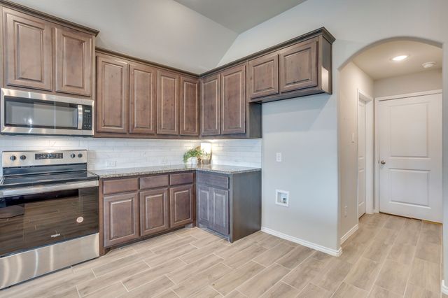 533 Lela Circle, Keene, TX 76059