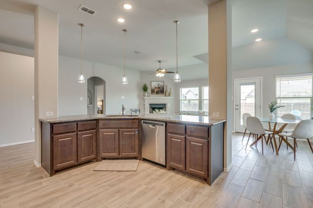 533 Lela Circle, Keene, TX 76059