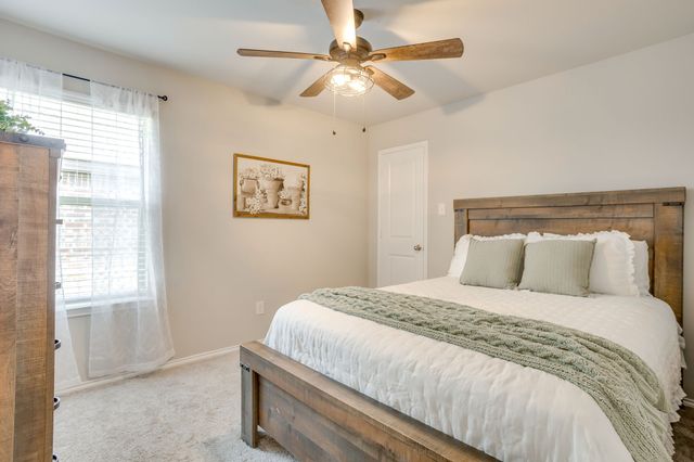 533 Lela Circle, Keene, TX 76059