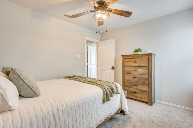 533 Lela Circle, Keene, TX 76059