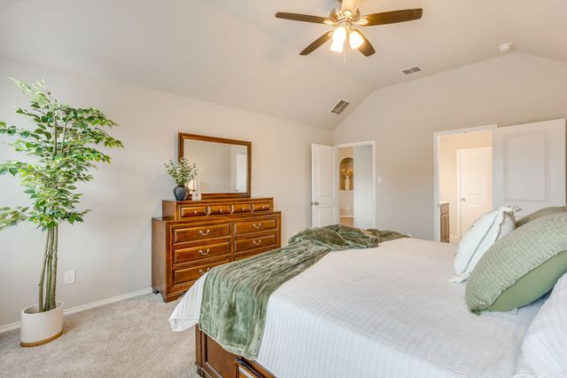 533 Lela Circle, Keene, TX 76059