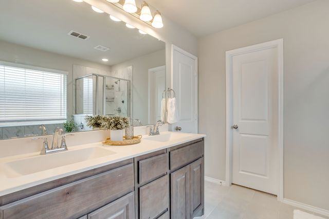 533 Lela Circle, Keene, TX 76059