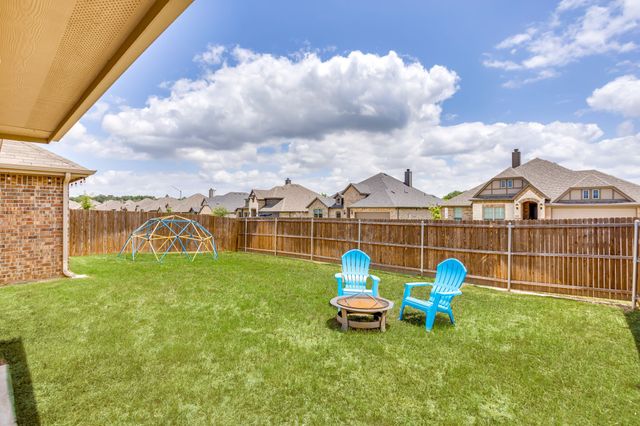 533 Lela Circle, Keene, TX 76059
