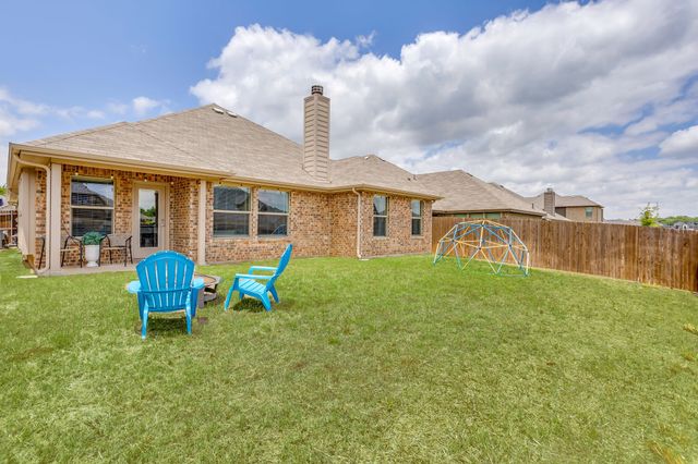 533 Lela Circle, Keene, TX 76059