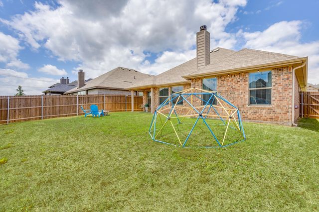 533 Lela Circle, Keene, TX 76059