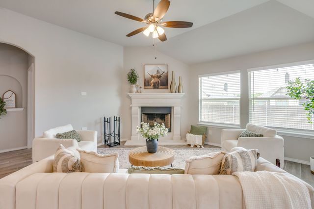 533 Lela Circle, Keene, TX 76059