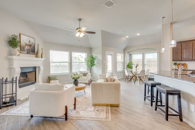 533 Lela Circle, Keene, TX 76059