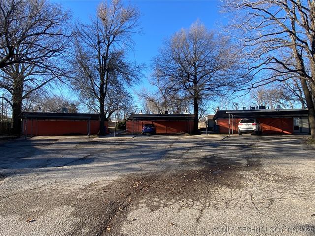 5303 E 32nd Place A, Tulsa, OK 74135