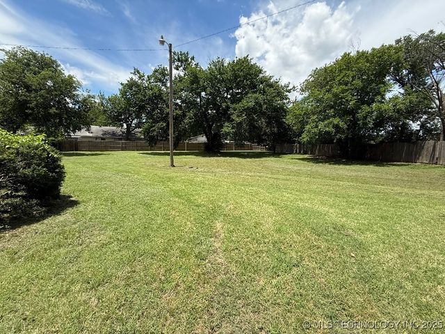 5303 E 32nd Place A, Tulsa, OK 74135