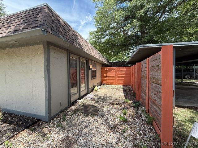 5303 E 32nd Place A, Tulsa, OK 74135