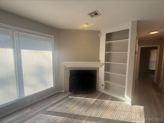 5303 E 32nd Place A, Tulsa, OK 74135