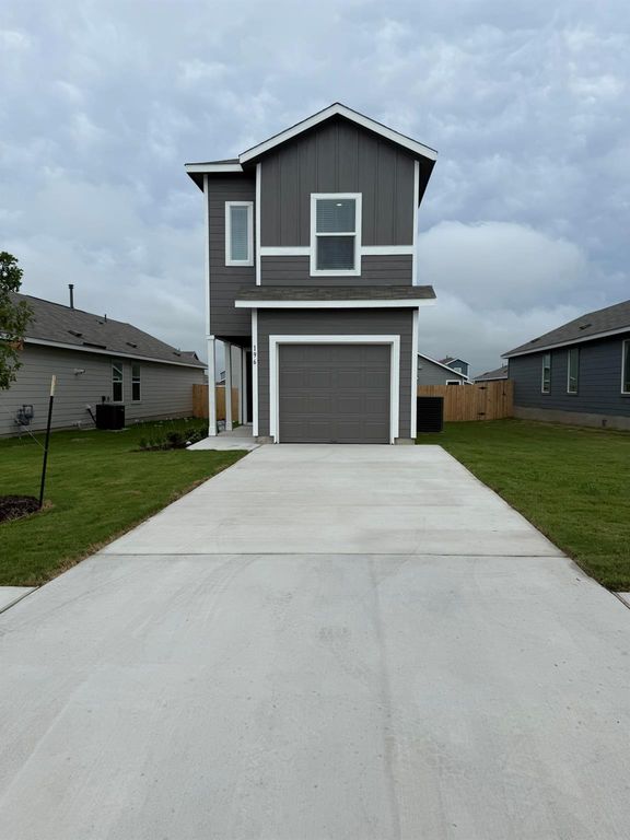196 Ammolite LN, Maxwell, TX 78656