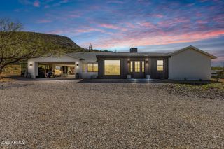 42811 N 21st Street, New River, AZ 85087
