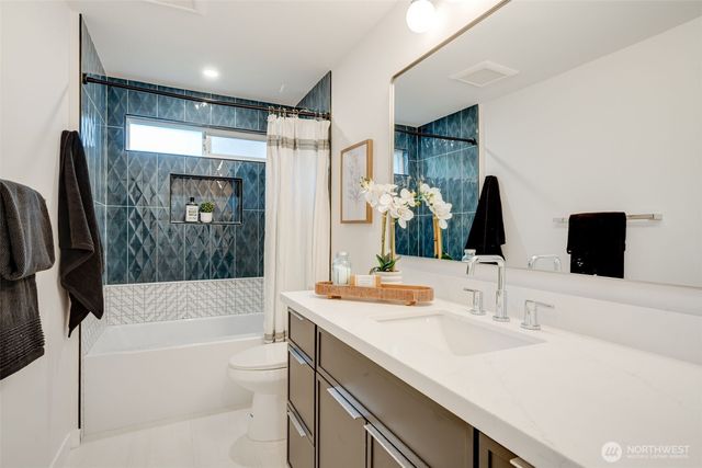 16725 NE 97th Street, Redmond, WA 98052