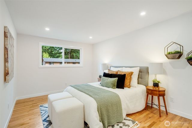 16725 NE 97th Street, Redmond, WA 98052