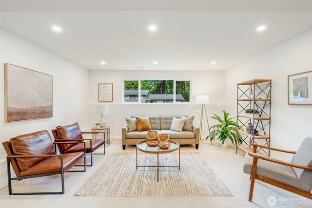 16725 NE 97th Street, Redmond, WA 98052