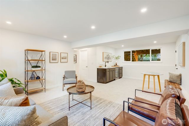 16725 NE 97th Street, Redmond, WA 98052