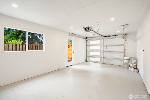 16725 NE 97th Street, Redmond, WA 98052