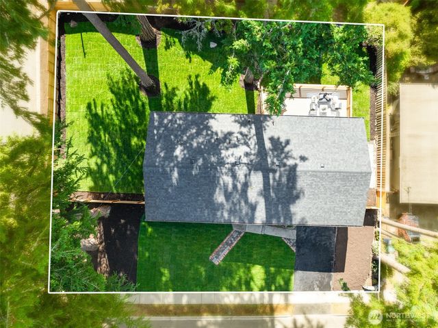 16725 NE 97th Street, Redmond, WA 98052