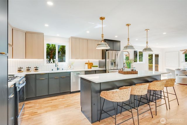 16725 NE 97th Street, Redmond, WA 98052