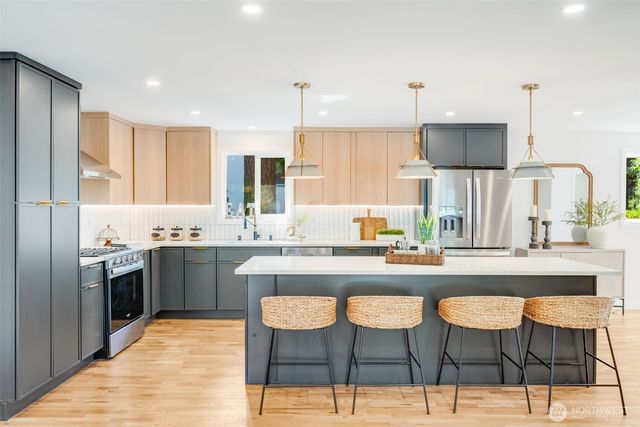 16725 NE 97th Street, Redmond, WA 98052