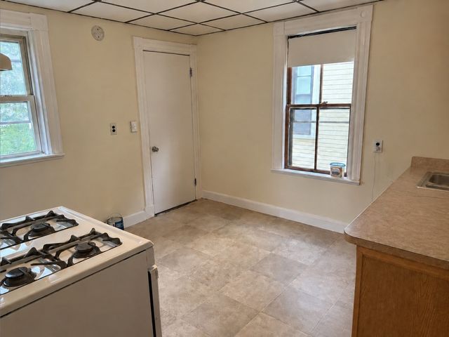 12 Tennyson 2, Somerville, MA 02145