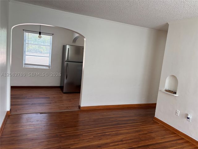 16 Santillane Ave 4, Coral Gables, FL 33134
