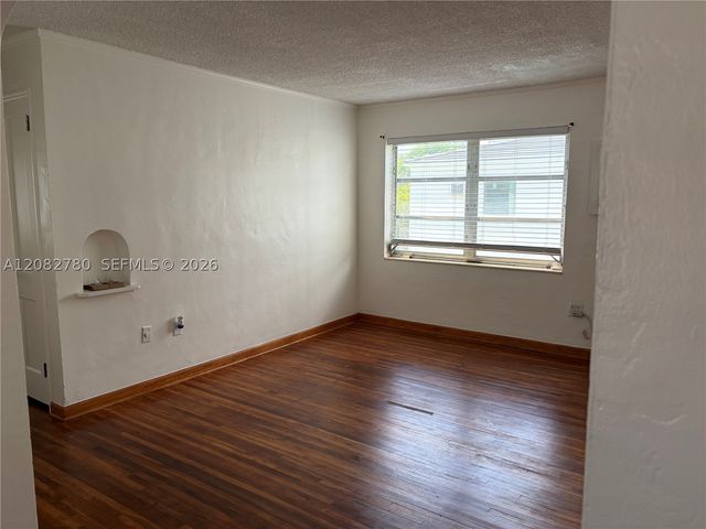 16 Santillane Ave 4, Coral Gables, FL 33134