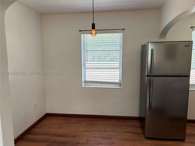 16 Santillane Ave 4, Coral Gables, FL 33134