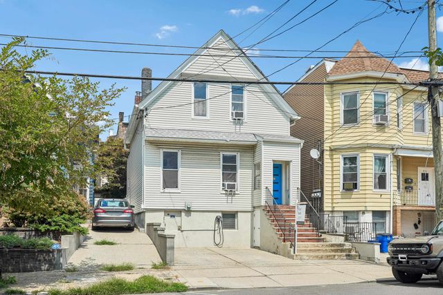 66 LAKE ST, Jc, Heights, NJ 07306