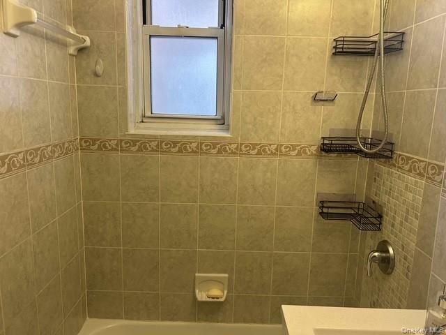 1425 Thieriot Avenue 1J, Bronx, NY 10460