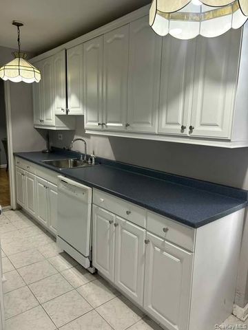 1425 Thieriot Avenue 1J, Bronx, NY 10460