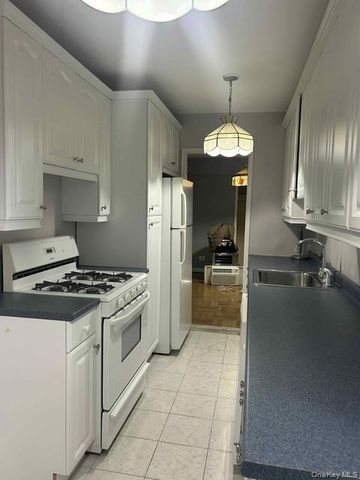 1425 Thieriot Avenue 1J, Bronx, NY 10460
