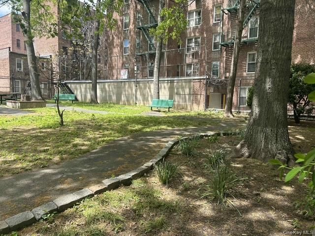 1425 Thieriot Avenue 1J, Bronx, NY 10460