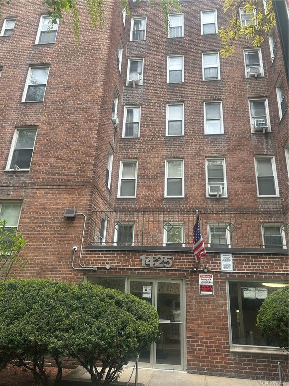 1425 Thieriot Avenue 1J, Bronx, NY 10460