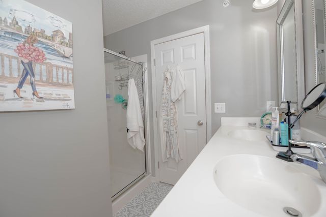 4605 Victor Path 6, Hugo, MN 55038