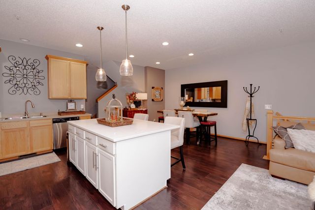 4605 Victor Path 6, Hugo, MN 55038