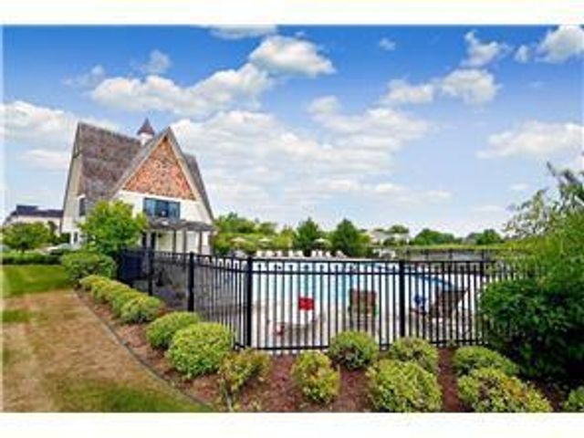 4605 Victor Path 6, Hugo, MN 55038
