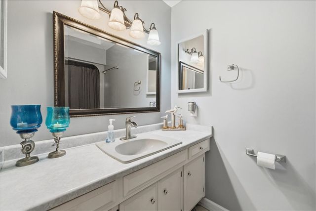 48 Commodore Drive, Salem, SC 29676