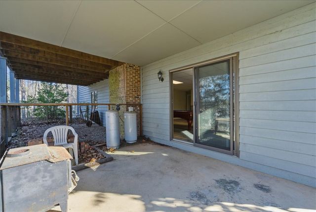 48 Commodore Drive, Salem, SC 29676