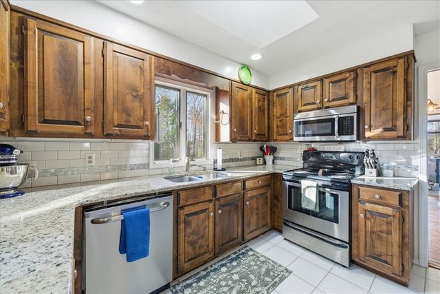 48 Commodore Drive, Salem, SC 29676