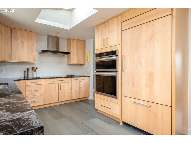 286 Nw LINNEMAN Ave, Gresham, OR 97030