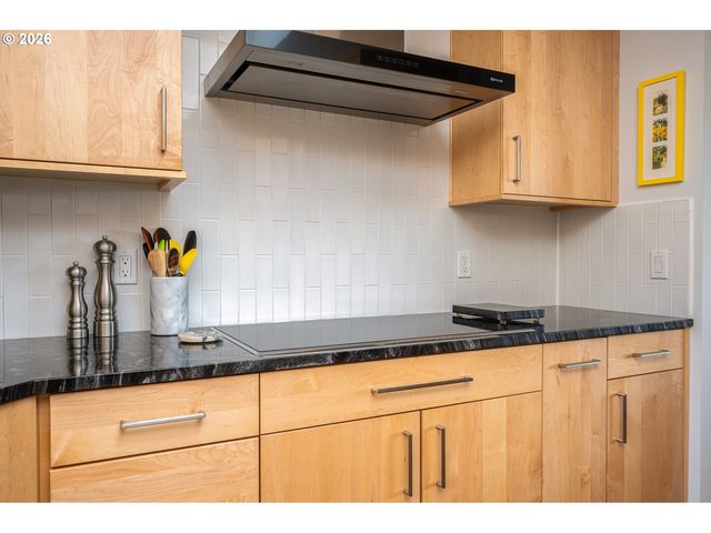 286 Nw LINNEMAN Ave, Gresham, OR 97030