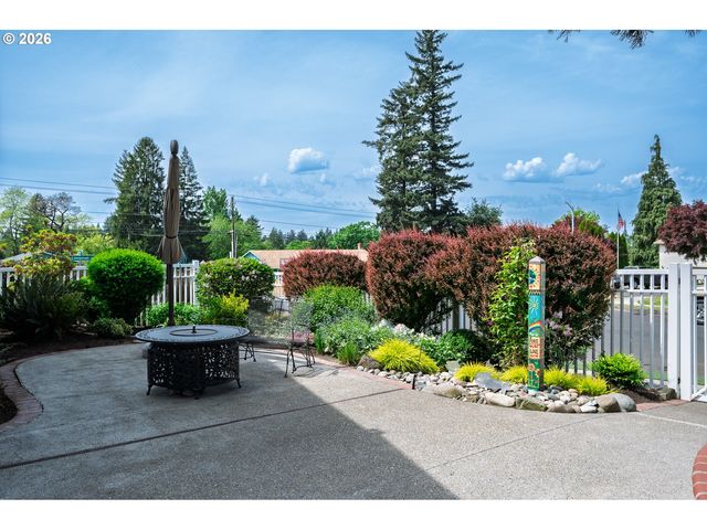 286 Nw LINNEMAN Ave, Gresham, OR 97030