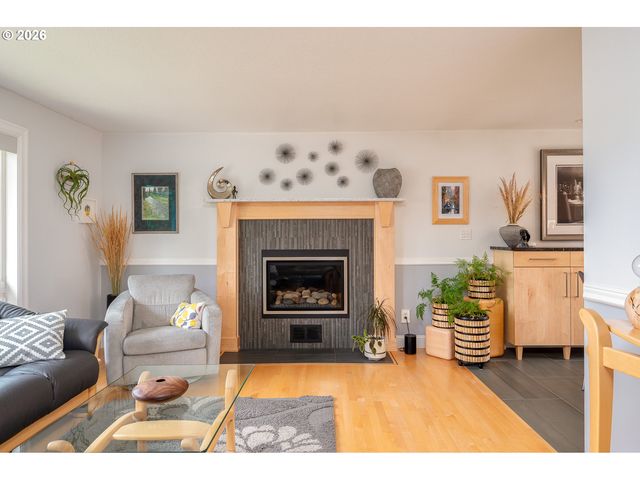286 Nw LINNEMAN Ave, Gresham, OR 97030