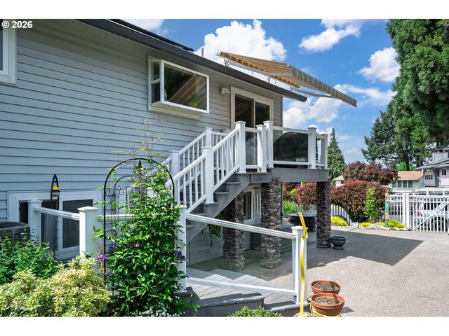 286 Nw LINNEMAN Ave, Gresham, OR 97030