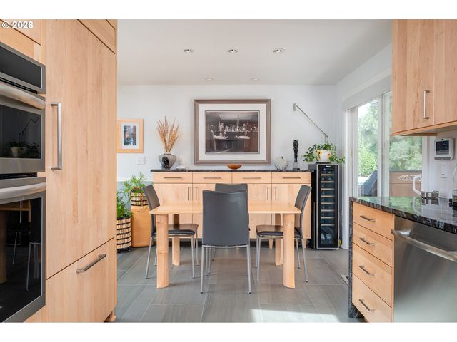 286 Nw LINNEMAN Ave, Gresham, OR 97030